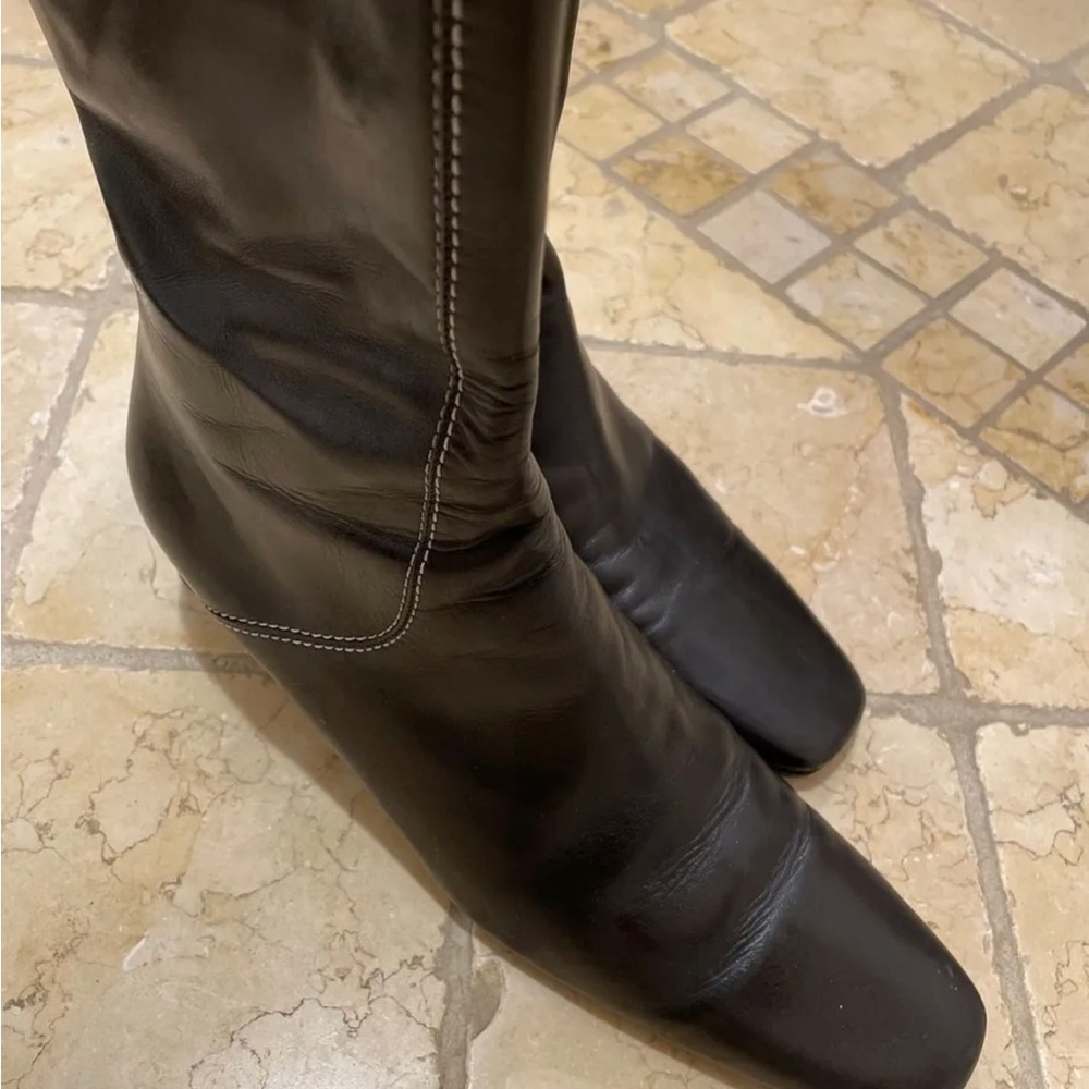 EUC Classic COLE HAAN Short Boot Zip Black Leather white stitching Heel Fiona